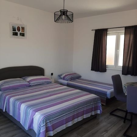 Apartament Studio Ela Baška Voda Zewnętrze zdjęcie