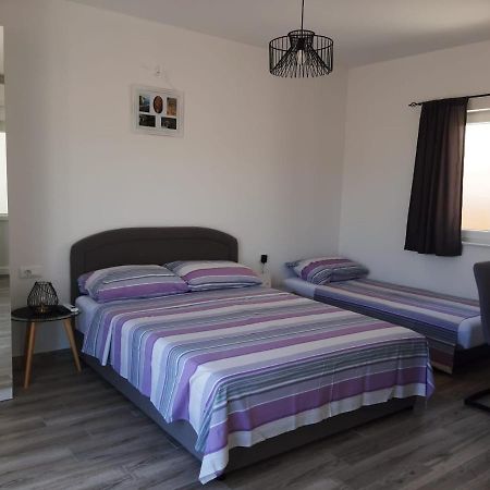 Apartament Studio Ela Baška Voda Zewnętrze zdjęcie