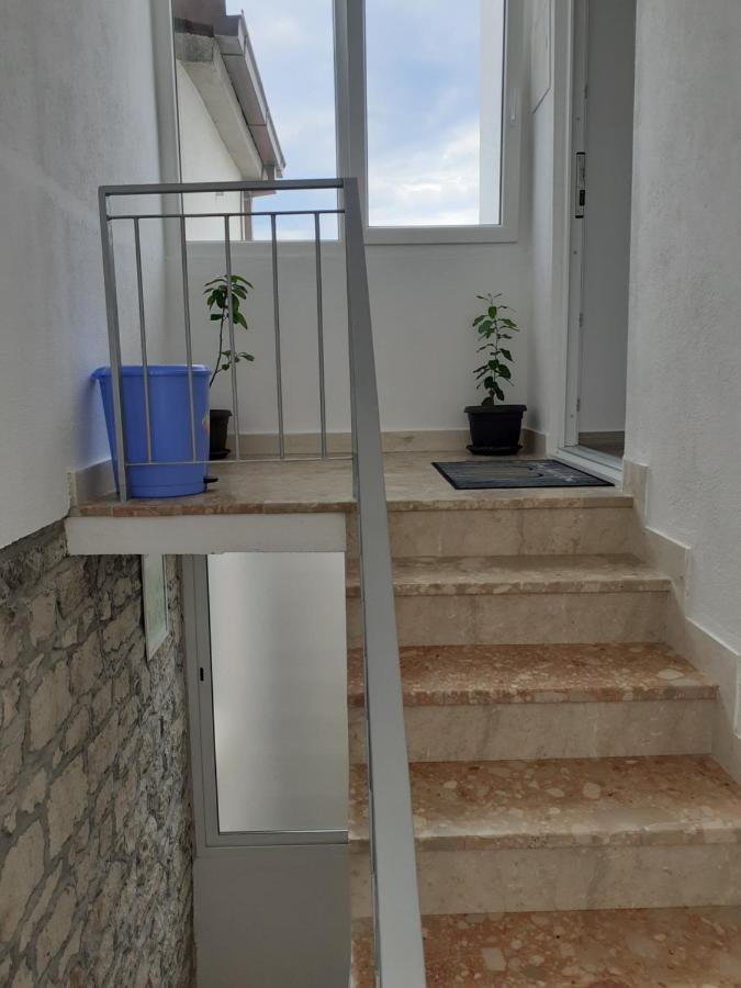 Apartament Studio Ela Baška Voda Zewnętrze zdjęcie